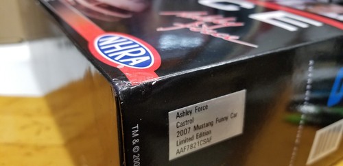 AUTOGRAPHED Ashley Force Castrol GTX Rookie Funny Car 2007 Ford Mustang 1:24 - Picture 22 of 24