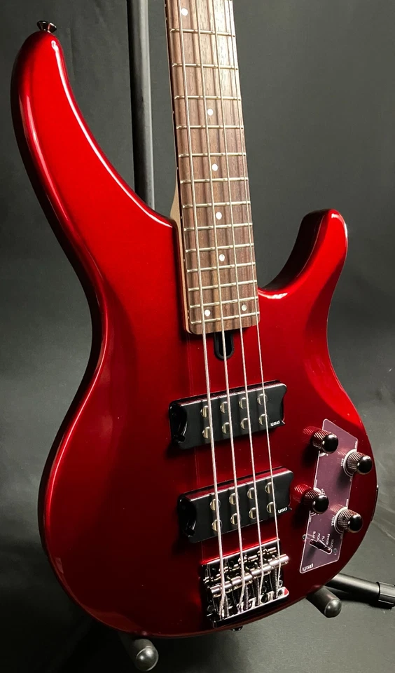 Bajo eléctrico Yamaha TRBX304CAR 4 cuerdas rojo caramelo manzana Foto 3 de 4