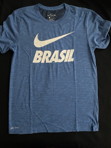 Brazil Nike Soccer Tshirt Size Medium NWOT