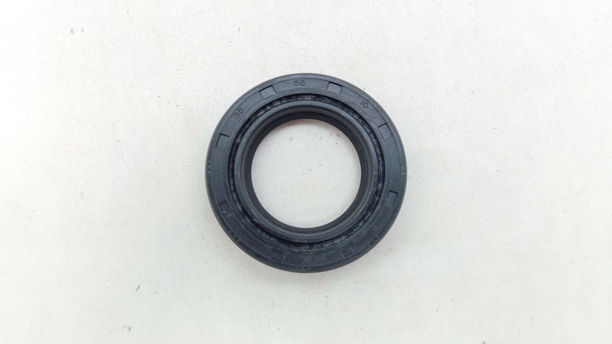 Mitsubishi Fuso L300 Delica Rear Wheel Oil Seal 35x58x10 Genuine
