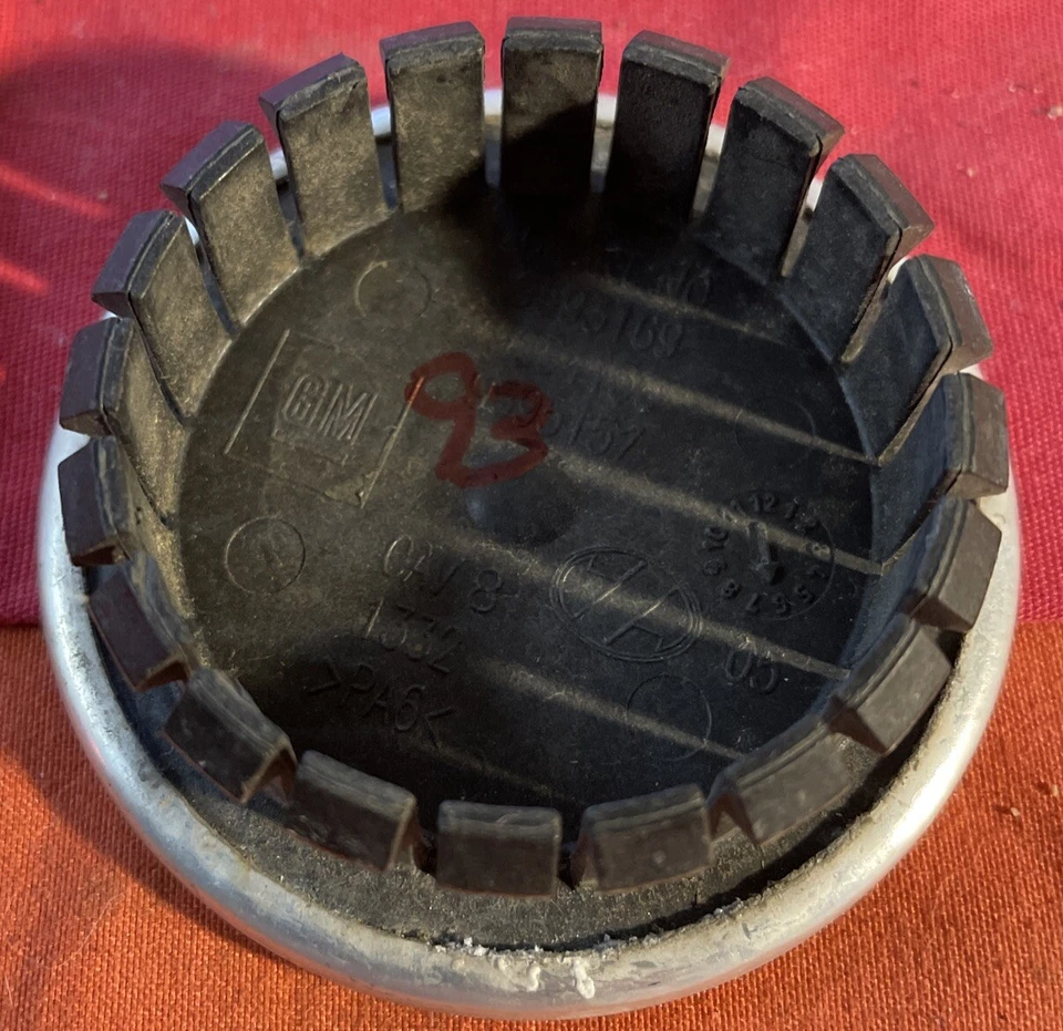 Cubierta central rueda Pontiac Grand Prix Vibe G6 Montana Solstice Aztek 9593169 Foto 4 de 4