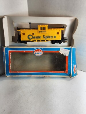 Model Power HO - Chessie System 38' Wide Vision Caboose 9122 - C&O3465