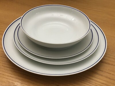 Coffret achats de 4 assiettes Bernardaud Limoges bleu