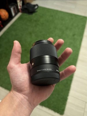 Sigma DC 30mm F/1.4 Lens