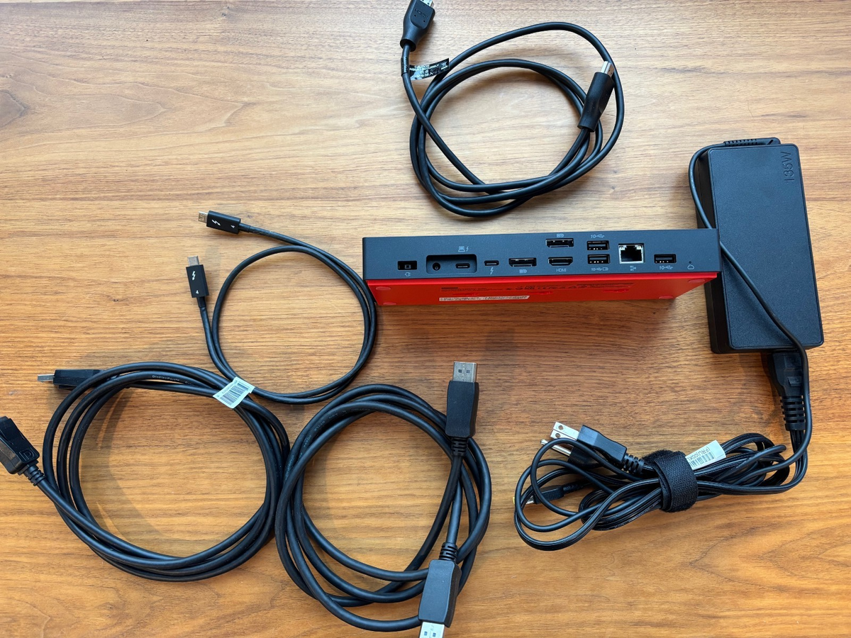 Lenovo ThinkPad Thunderbolt 4 Univeral Dock 40B1 135W DK2131 