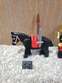 LEGO Castle: Medieval Knights 6105 100% Complete Wolfpack Dragon Minifigures Lot