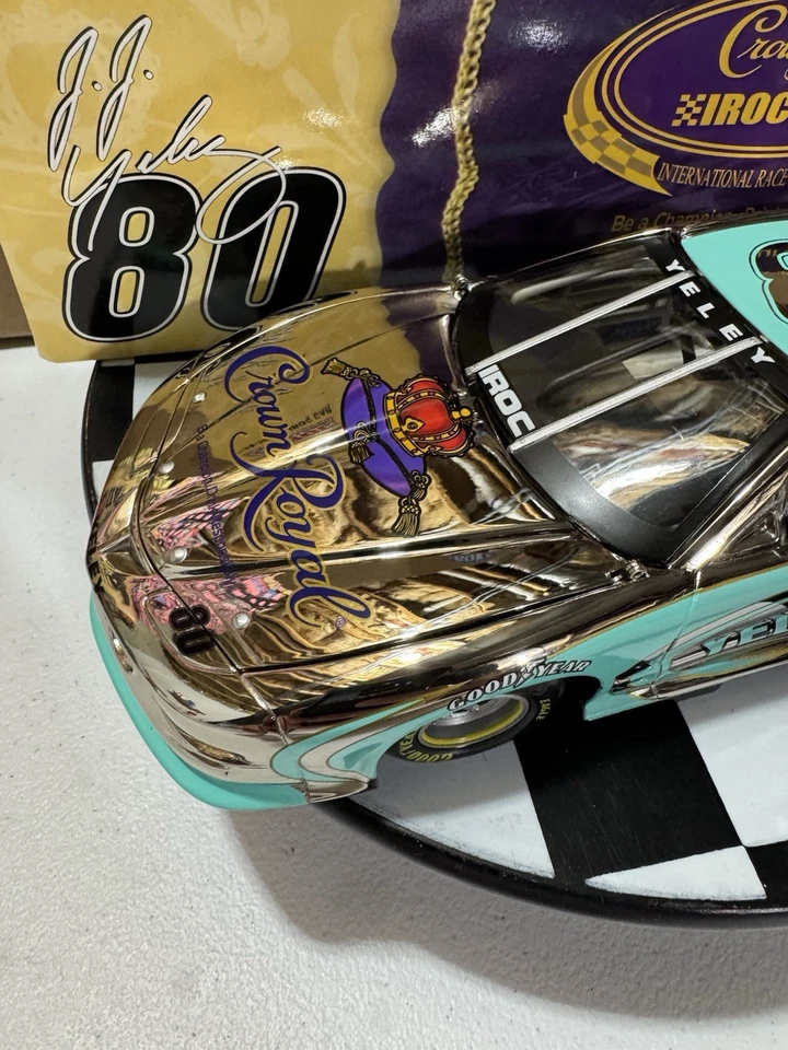 RARO* J.J. Yeley #80 Crown Royal CROMO IROC 2004 1/24 NASCAR Diecast Foto 3 de 4