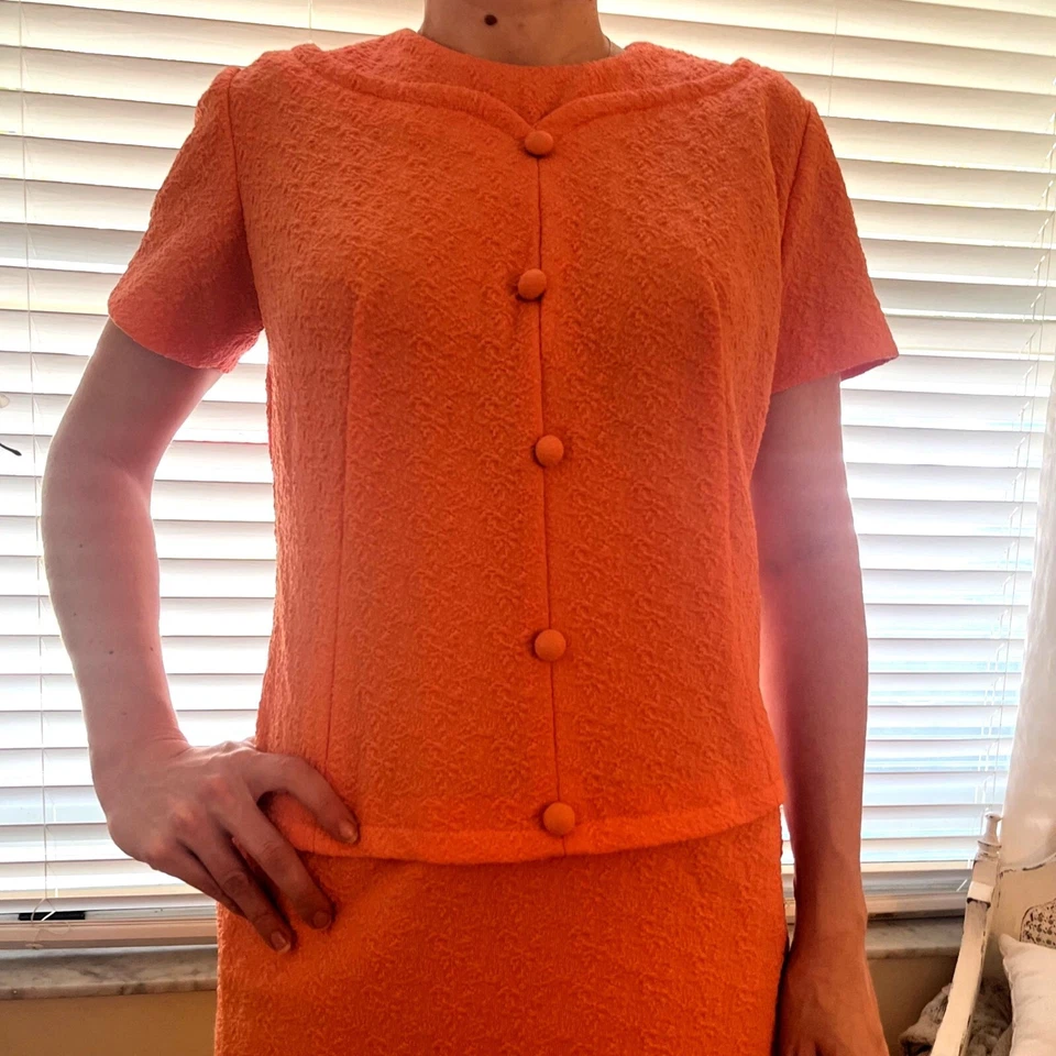 American Vintage 1960s Peach Textured Polyester Drop Waist Dress Size MED Ladies - Image 3 of 4