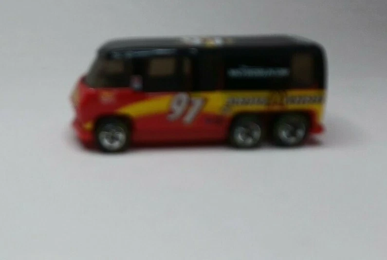 Hot Wheels GMC автодом - гонки Mcdonalds с шинами Goodyear 1:64 - Изображение 3 из 4