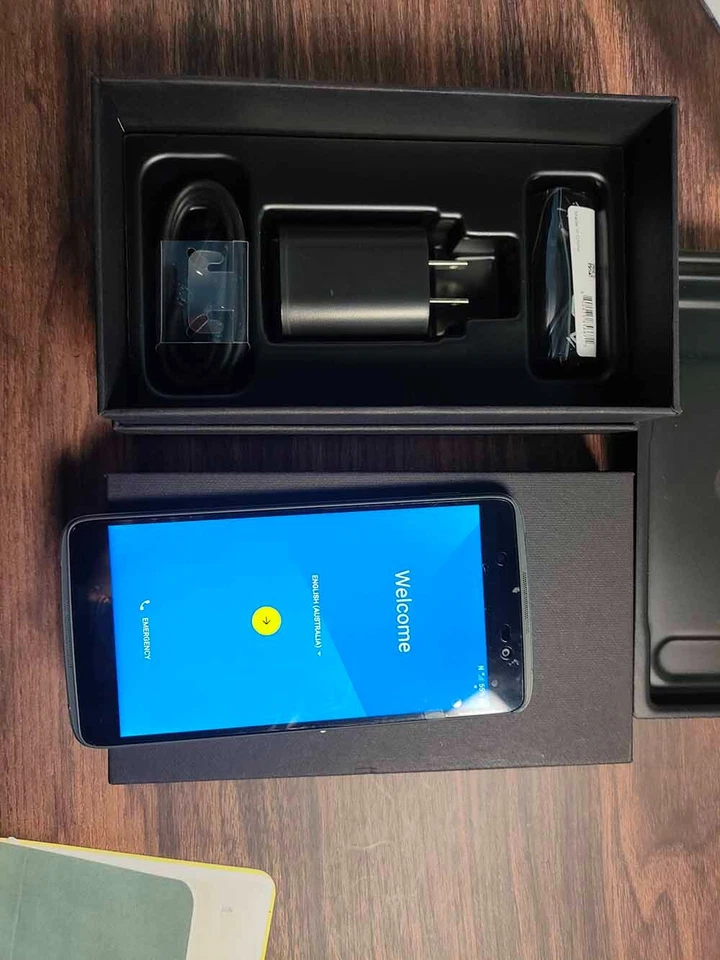 99% Nuevo Smartphone BlackBerry DTEK50 - 16 GB - Negro (Desbloqueado) 4G Android BUENO Foto 2 de 4