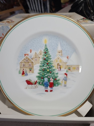 Mikasa Bone China Merry Christmas Plate, Cup & Saucer In Original Box - Picture 5 of 12