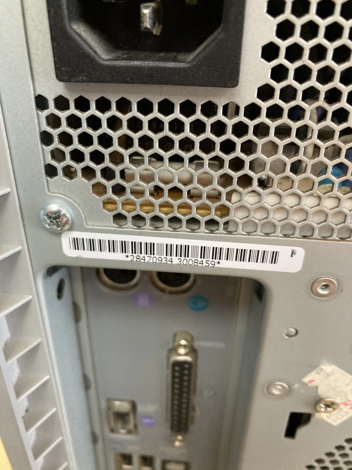 Sony VAIO PCV-RZ56G Intel Pentium 2.5GHz 80GB HDD 1GB RAM Windows XP Sin controladores Foto 4 de 4