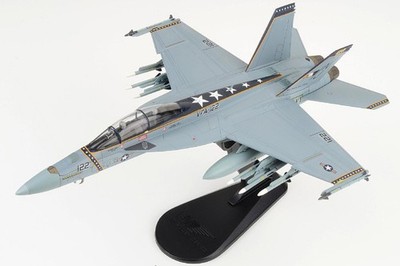 HA5134 Hobby Master F/A-18F Super Hornet 1/72 Model NJ122 USN VFA-122 Flying