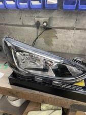 2020 FORD FOCUS ACTIVE O/S Drivers Right Front Headlight Headlamp 