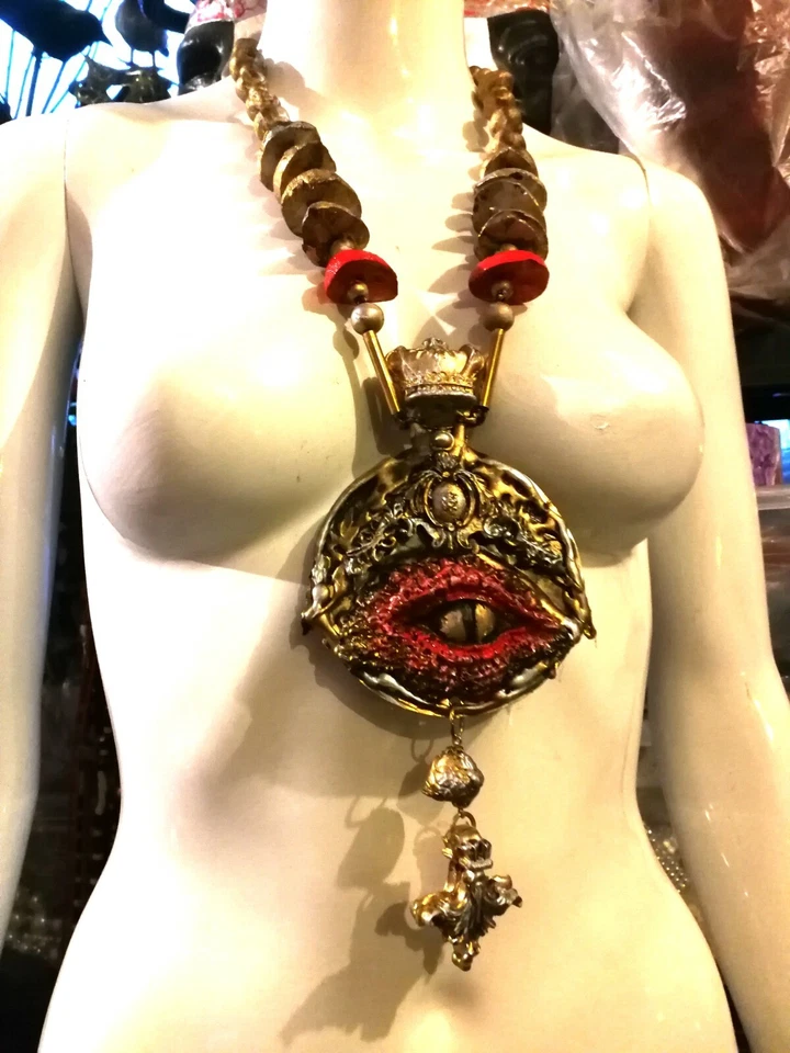 Collar Protector Talismán Colgante Amuleto Mágico Arte Joyería Dragón Ojo Vampiro Foto 2 de 4