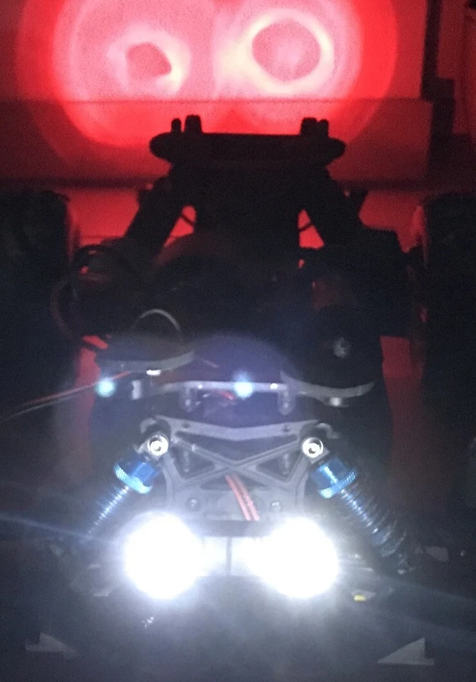 ► RC LED Beleuchtung Set Front Heck, 2 weiss 2 rot mit Alu-Halter On Road, Drift - Bild 2 von 4