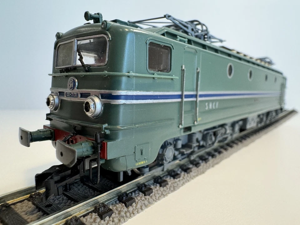 Rivarossi 1600 - Locomotive électrique CC 7100 ép.III de la SNCF CC 7131 en HO - Photo 4/4