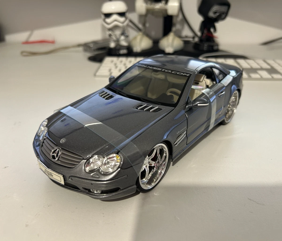 Mercedes Benz SL55 AMG Maisto Playerz 1:18 Diecast Model Car – New