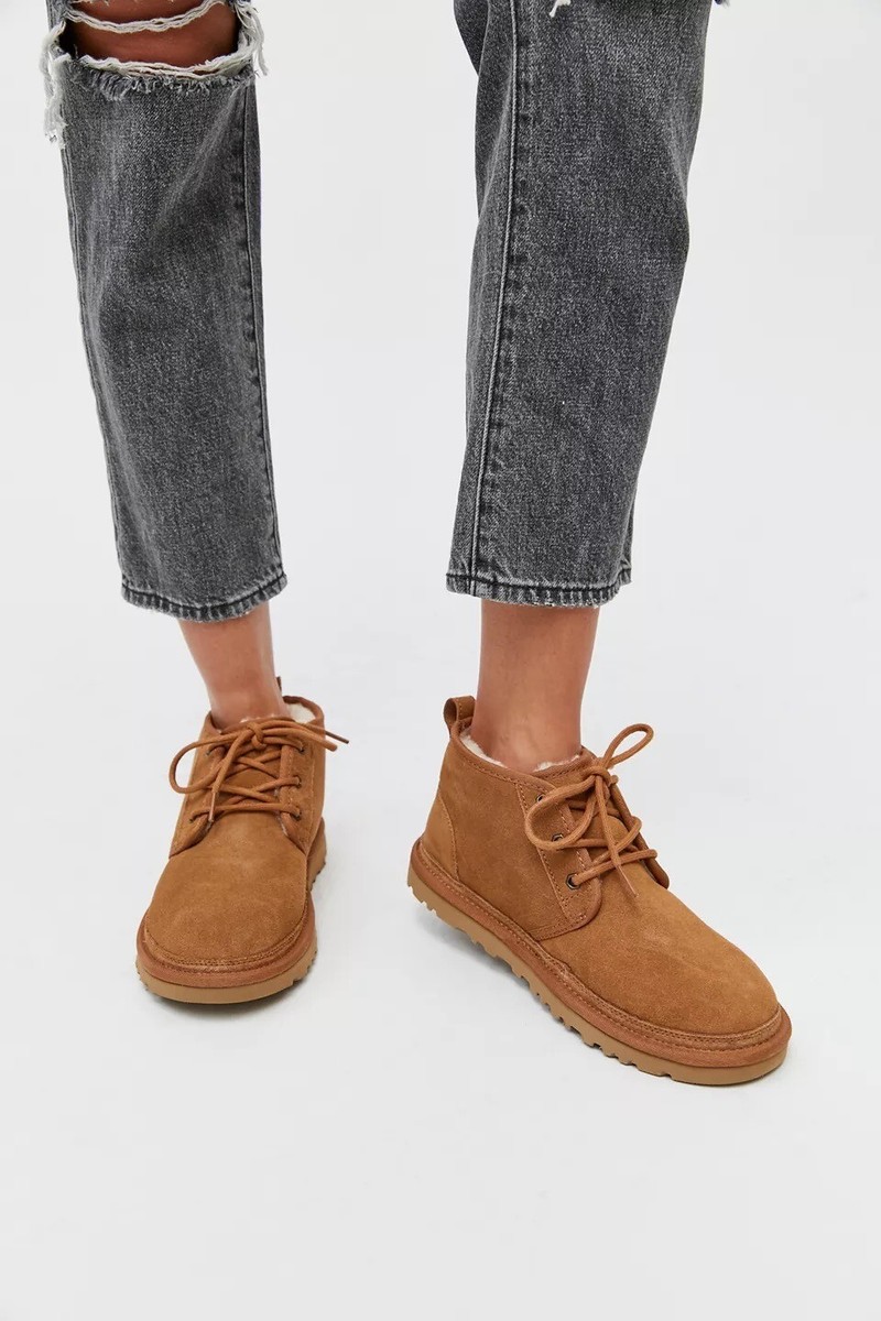 UGG Neumel Chukka Boot Size 6 332183_LRG_600x.jpg?v=1749695857 main image 2