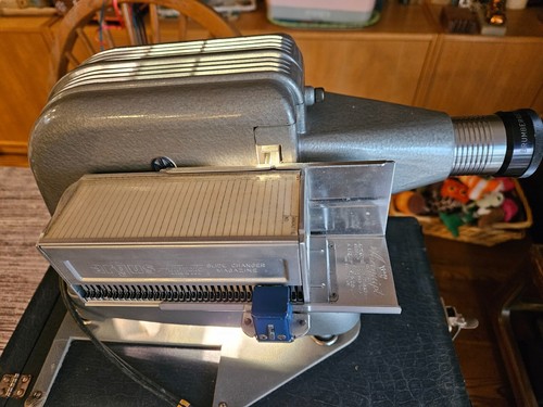 Vintage Brumberger Automatic 35mm Slide Changer Projector Model 1363 - Picture 4 of 24