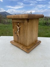 Tabernacolo  in legno di castagno ,fatto a mano 31x28x35