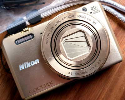 Excellent Nikon COOLPIX S7000 16.0MP 20x Compact Digital Camera