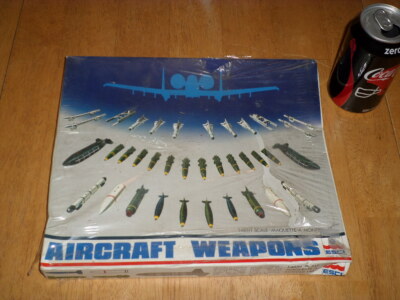AIRCRAFT WEAPONS - USA SMART BOMBS & TARGET PODS, Plastic Model Kit, Scale 1/48