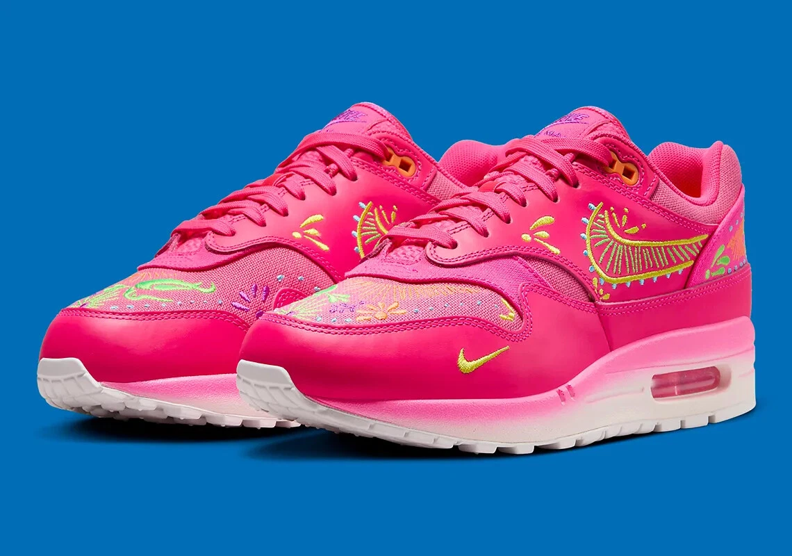 Nike pink premium air max dia trainers clearance