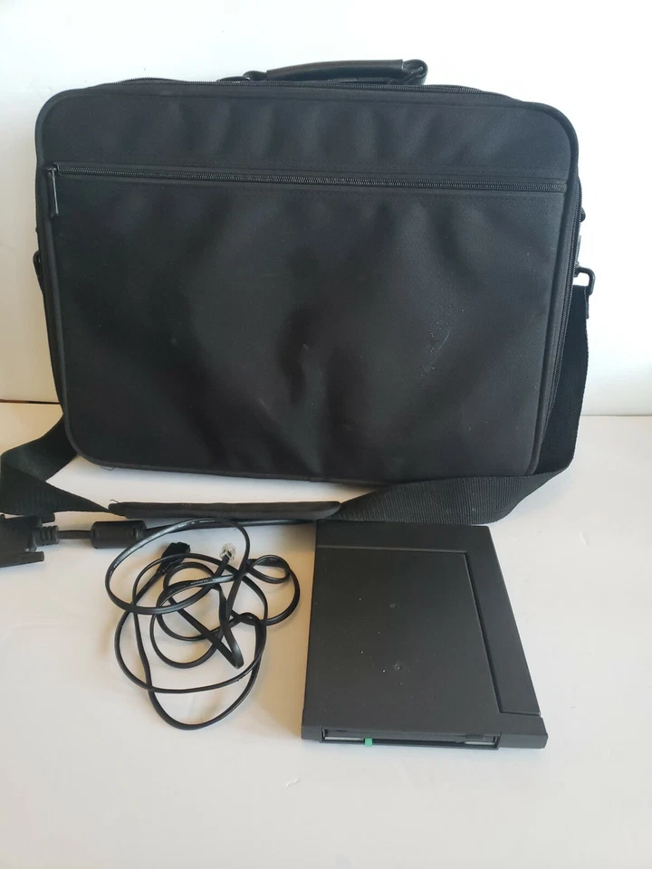Vntg NEC Ready 220T Laptop. Used. Works, battery does not hold charge - Image 3 of 4