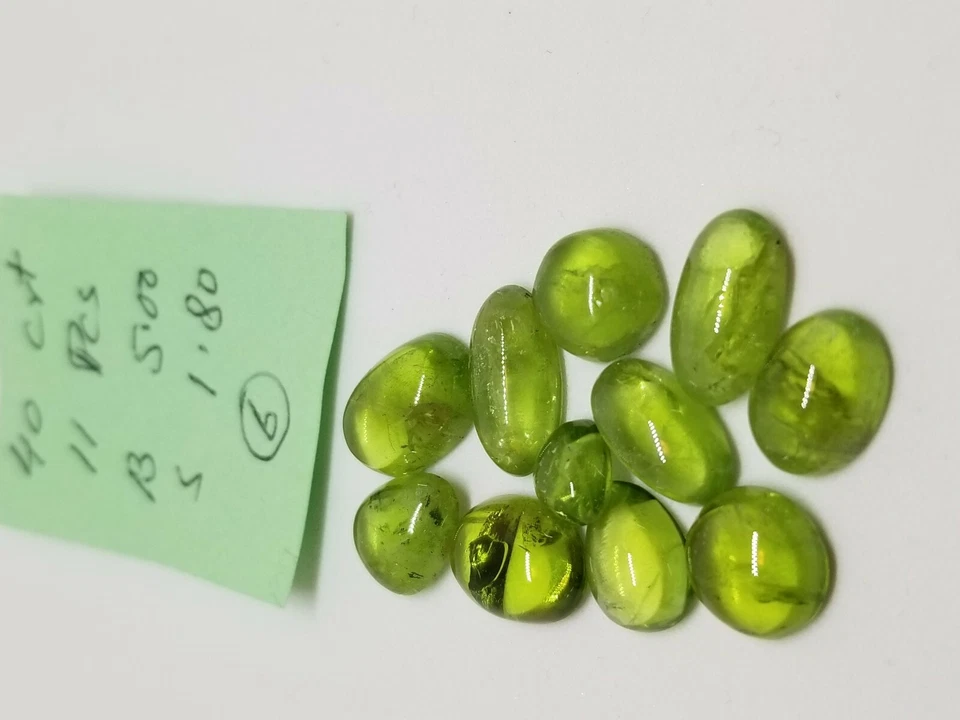 100% Natural Peridot cabs lot, 40 crt frm Pakistan, mix sizes, nice cutting.  - Image 2 of 3