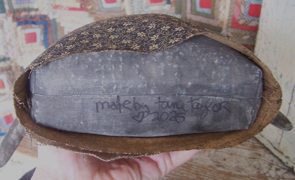 Primitive Rabbit Doll Black Dress, Grungy Rustic Bunny Decor - ARTISAN MADE - Image 4 of 4