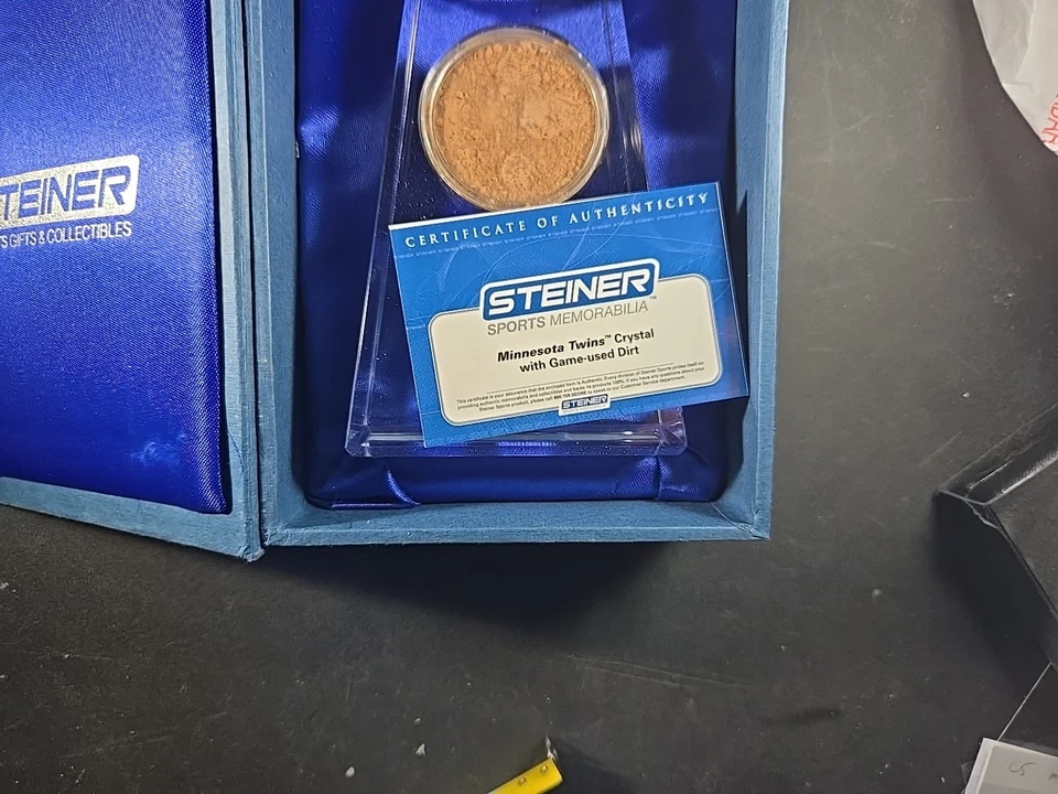 Minnesota Twins SUCIEDAD USADA EN EL JUEGO en pisapapeles de cristal - Steiner Sports certificado de autenticidad Foto 4 de 4
