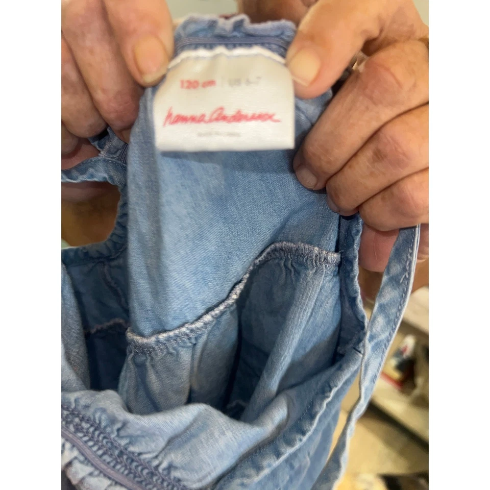 Camisa vaquera Hannah Anderson con volantes en capas Foto 3 de 4