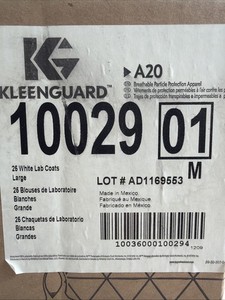Kleenguard White Lab Coat - Large - 25 Count