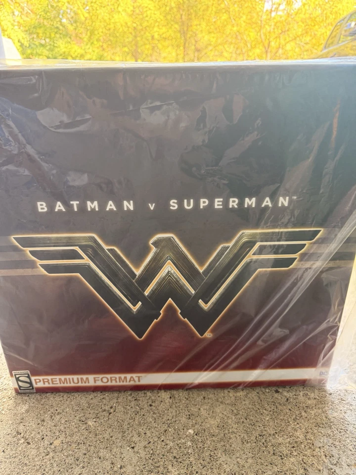 BATMAN VS SUPERMAN MUJER MARAVILLA FORMATO PREMIUM ESTATUA ESPECTÁCULO LATERAL 2017 $238/2000 Foto 4 de 4