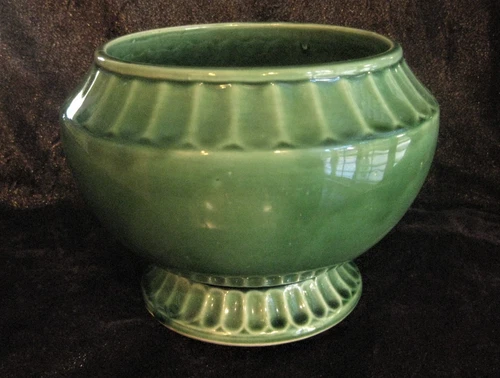 McCoy USA Mid-Century Green Planter 5.5" x 7.5 "
