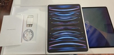 Apple iPad Pro 12.9-inch  6th Gen 2022 256GB, Wi-Fi, Silver - USED