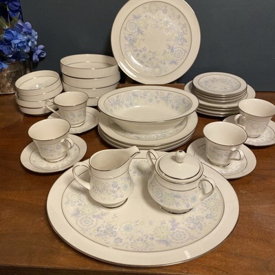 33 Piece Dinnerware Set 4 Place Setting Noritake Ivory China Summer Eve EUC