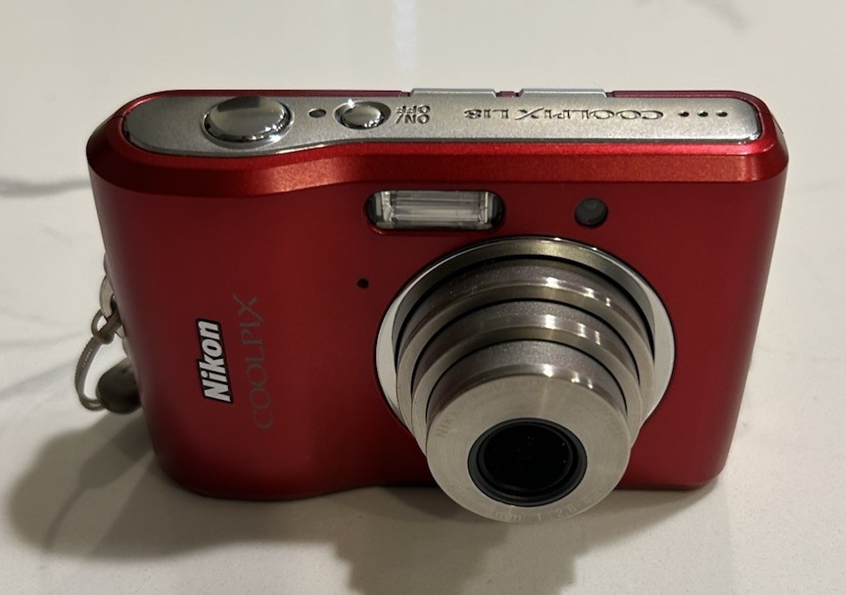 ❗️激安価格❗️デジカメ　本体　Nikon Coolpix L18 Amazon.com : Nikon Coolpix L18 8MP Digital Camera with 3x