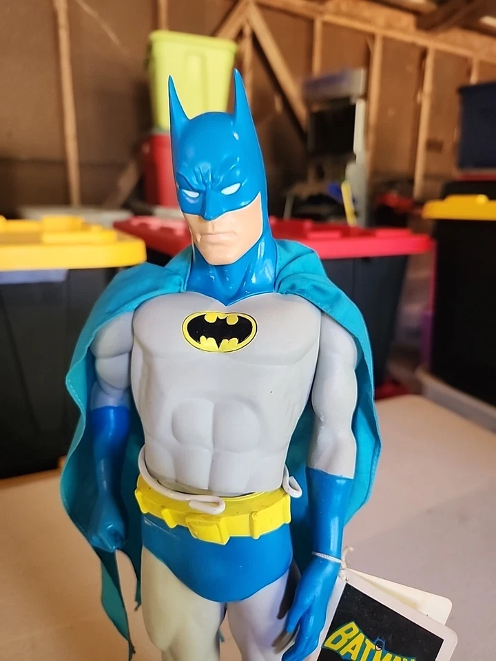 RARE 1982 DC Comics 15"  Batman Caped Crusader Figure & Stand by Hamilton Dist - Image 2 of 4