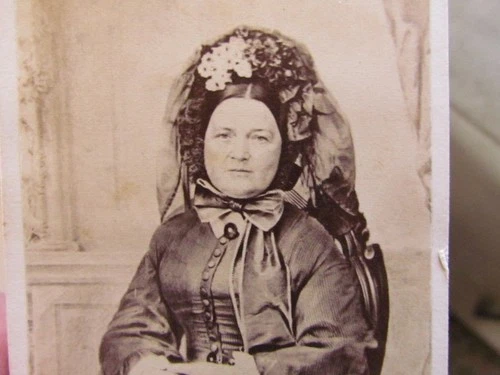 President Abraham Lincoln's wife Mary Todd Lincoln in mourning attire cdv photo