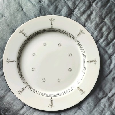 Michael Graves Swid Powell 1988 White Corinth 9.25  salad or lunch plate
