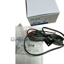 Brand New in Box Omron E3C-DS5W Photoelectric Switch