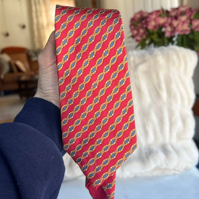 Red cheap pattern tie