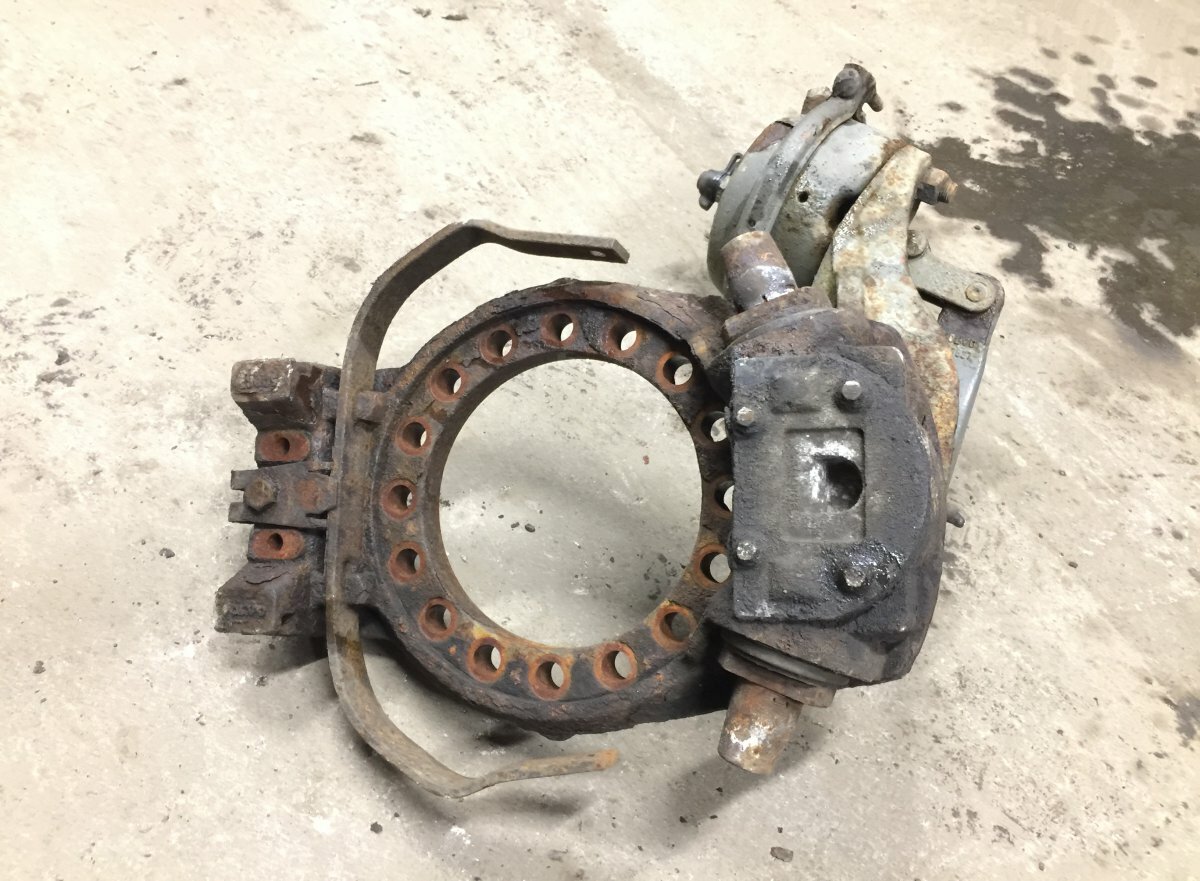1607827 68191065 VOLVO FM7 (01.98-12.01) Drum Brake Bracket Front 