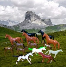 Vintage Miniature Horses Toy Play Plastic Resin Lot Of 14