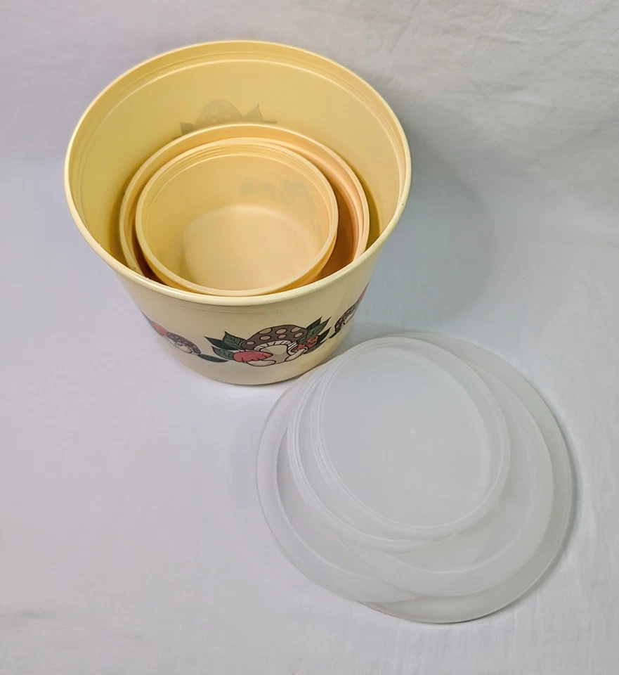 Vintage Packerware Merry Mushroom Plastic Food Containers With Lids Lot Of 5 MCM - Image 4 of 4