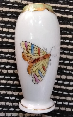Herend Porzellan Miniatur Vase - Dekor Queen Victoria Schmetterling 6,7 cm
