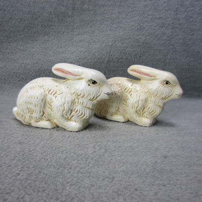 Vintage Ceramic Bunny Rabbits 3 inch Signed VB 1977