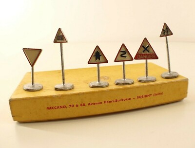 Coffret Dinky Toys Panneaux Signalisation Routière N°41 échelle 1/43